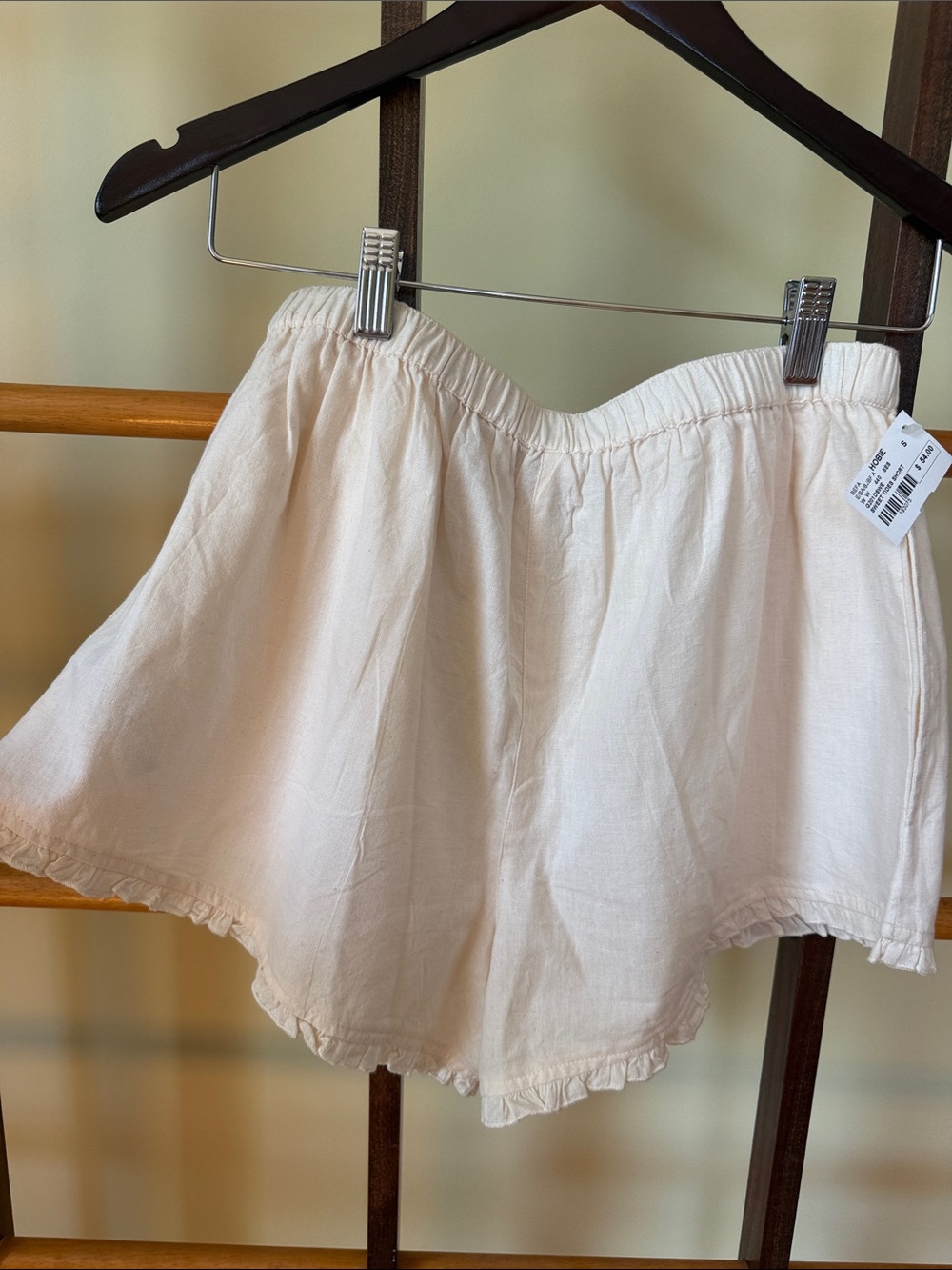 Light Cream Ruffle-Hem Women's linen cotton Blend Shorts - Picture 6 of 6